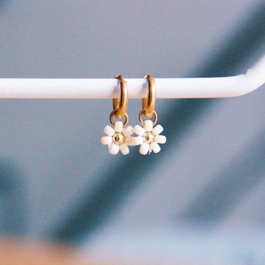 ‘DAISY’ FLOWER EARRINGS