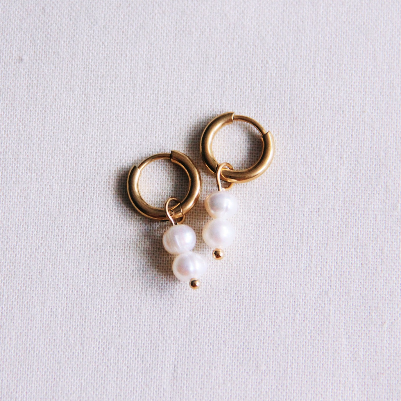 EARRINGS WITH FRESHWATER PEARLS